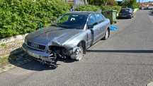 Audi A4 pra peças ou  se trouxer 2 aros ele sai andando daqui