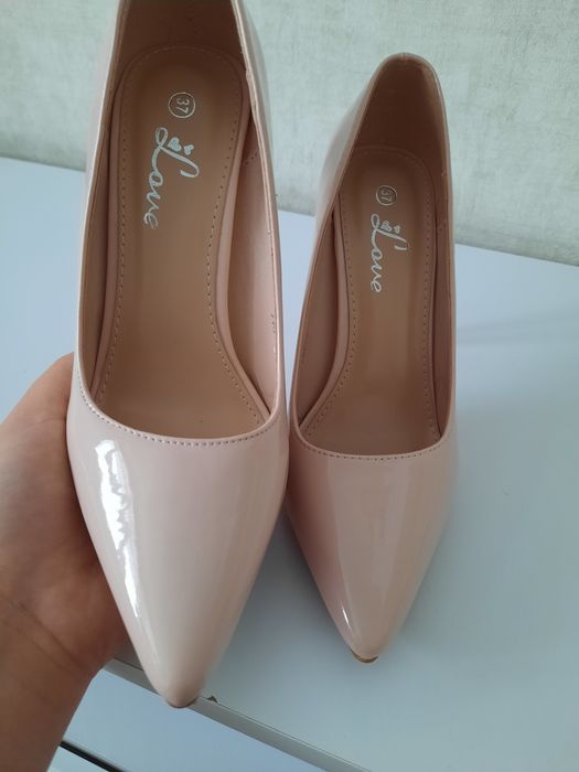 Туфлі / бежеві пудрові туфлі/ туфлі на шпильці