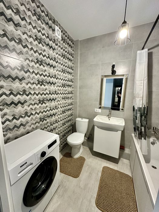 На добу|тиждень|місяці в самому центрі