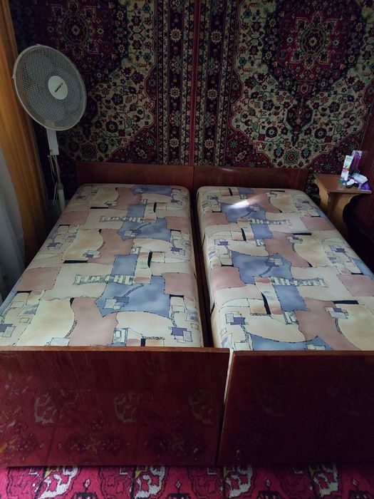 Односпальні ліжка, ціна за два.