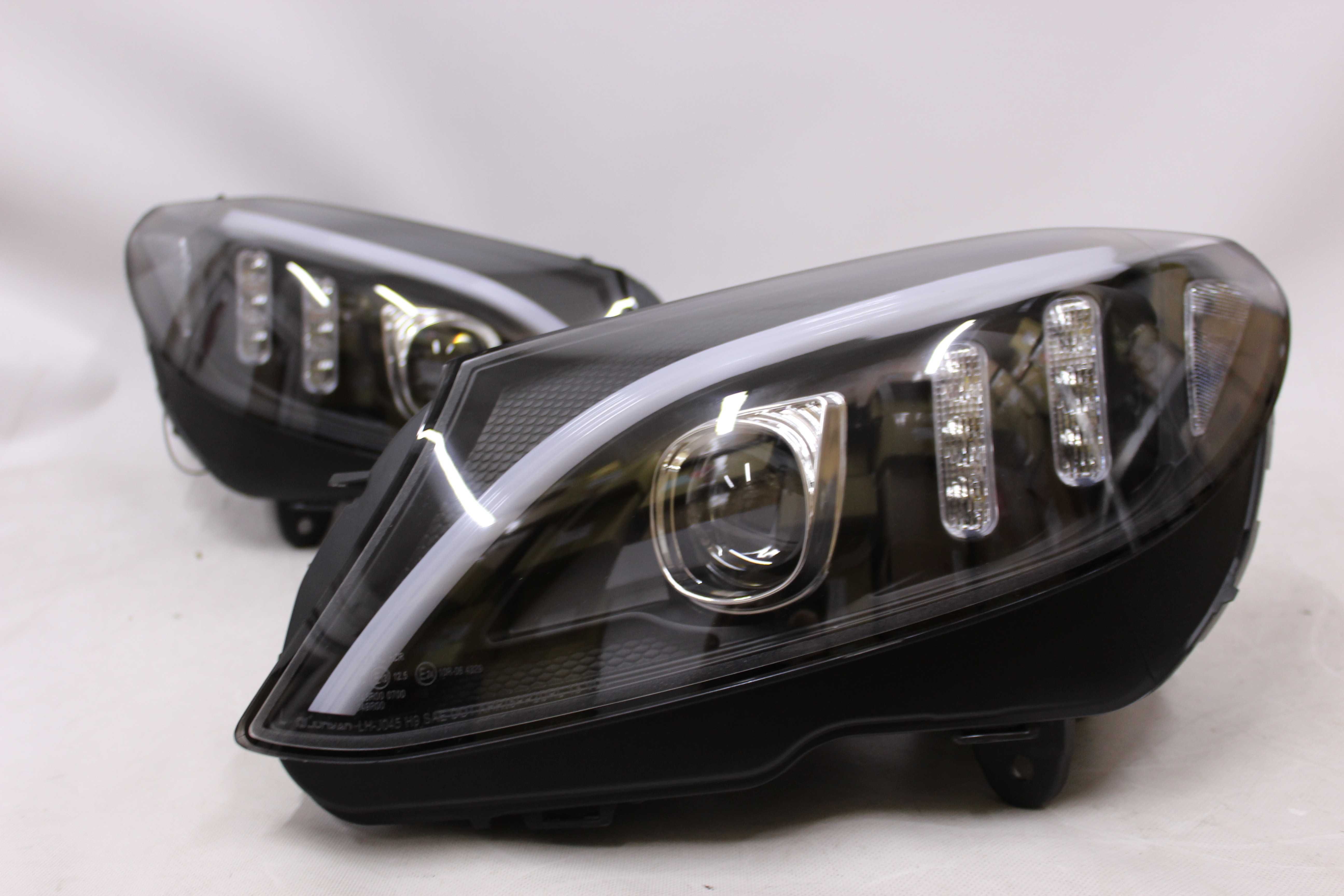 Lampy reflektory przednie przód MERCEDES W205 H7 r. 14-18 LED BAR NEON