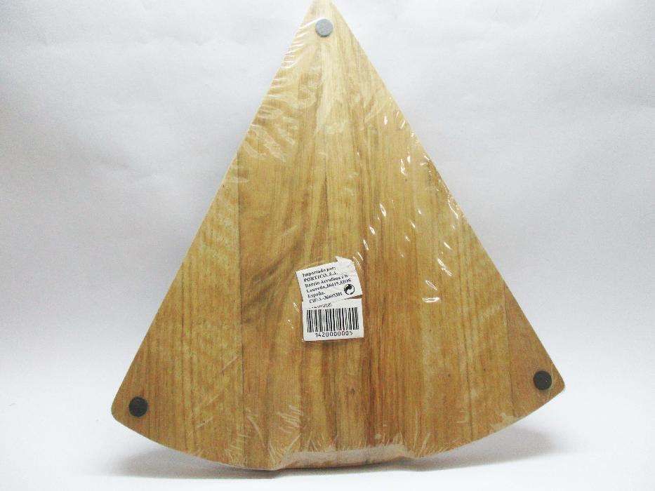 Tábua de Madeira e Faca para Queijo