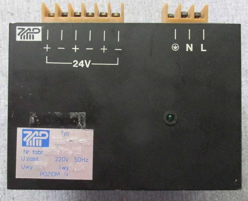 MOXA EDS-G308 niezarządzalny gigabitowy switch na szynę DIN i zasilacz