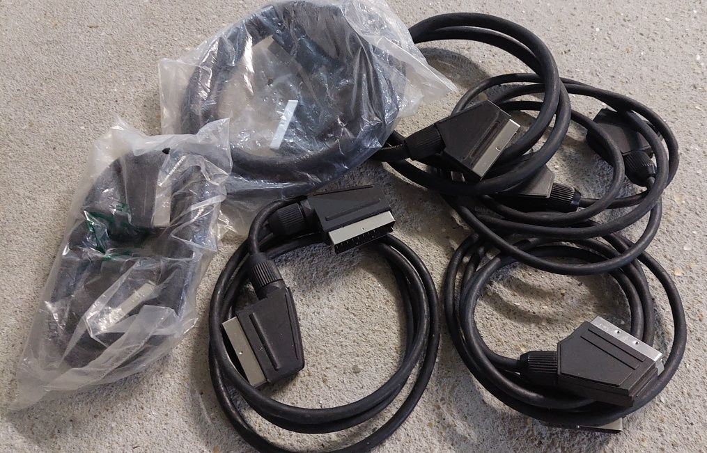 7 cabos SCART + Adaptador duplo [preço pelo conjunto]