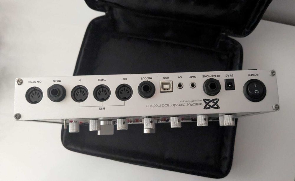 x0xb0x TB-303 Clone – Edição Custom