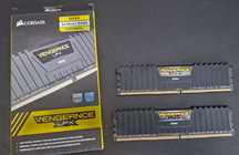 Pamięc RAM Corsair DDR4 2x16GB 2400MHz 32MB