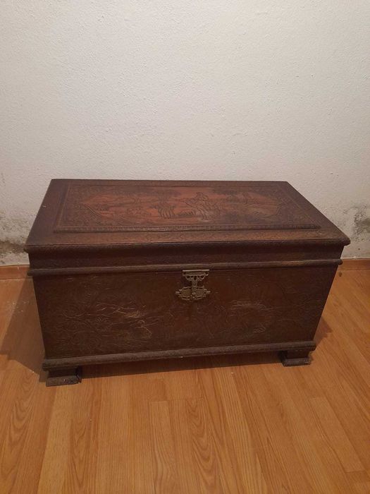 Vários móveis 1 arca 1 sapateira