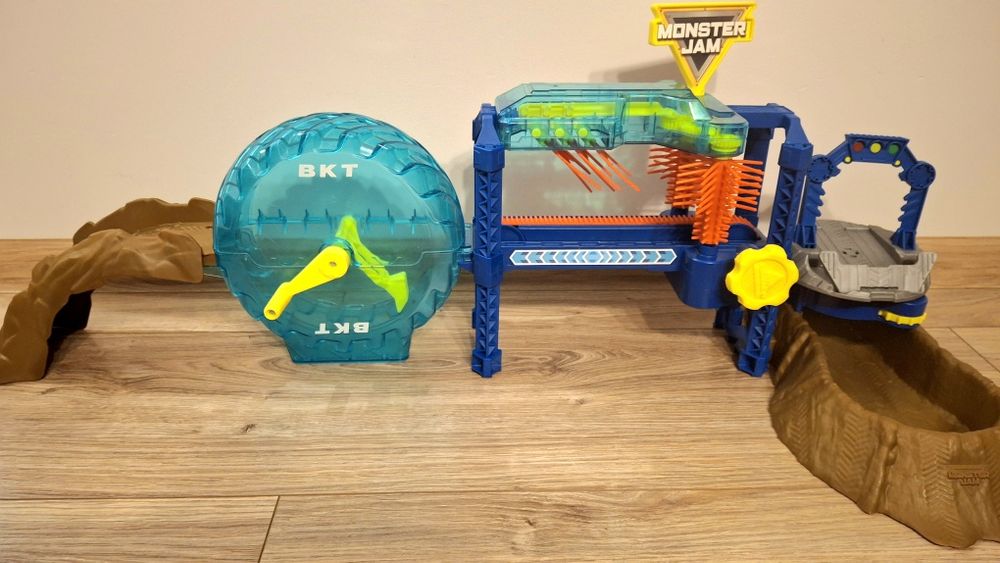 Myjnia Monster Jam Hot Wheels