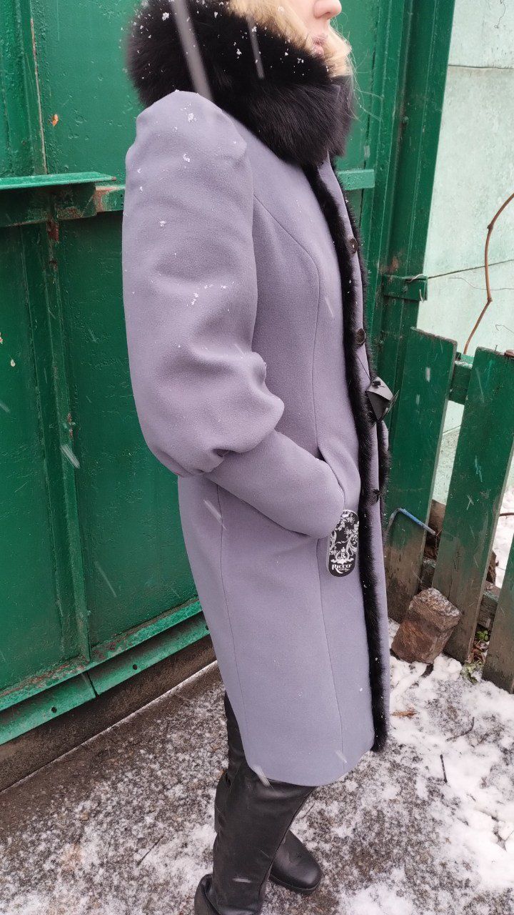 Зимние женское пальто с натуральным мехом