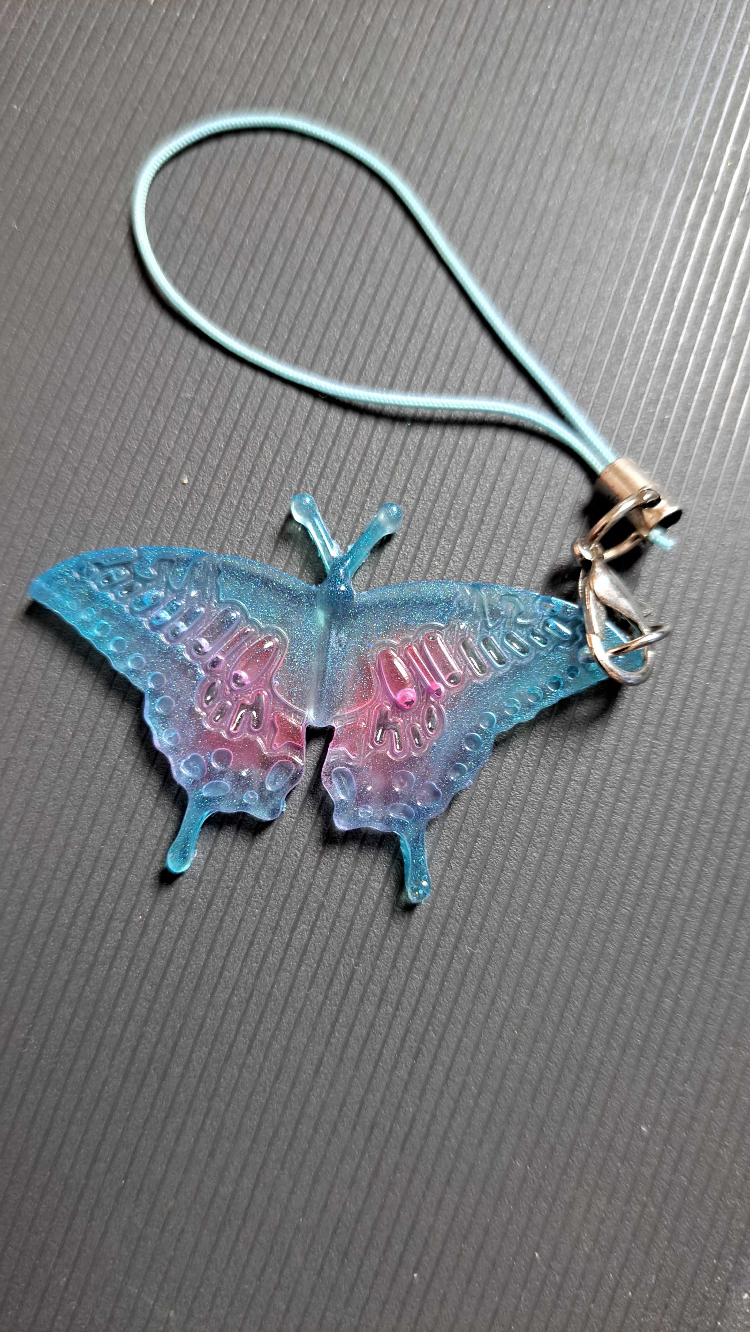 Handmade zawieszka motyl żywica uv