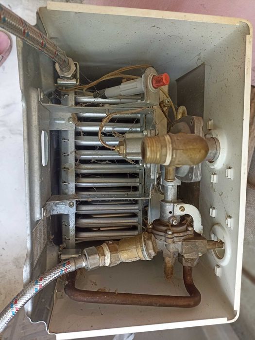 Продам газову колонку Beretta aqua