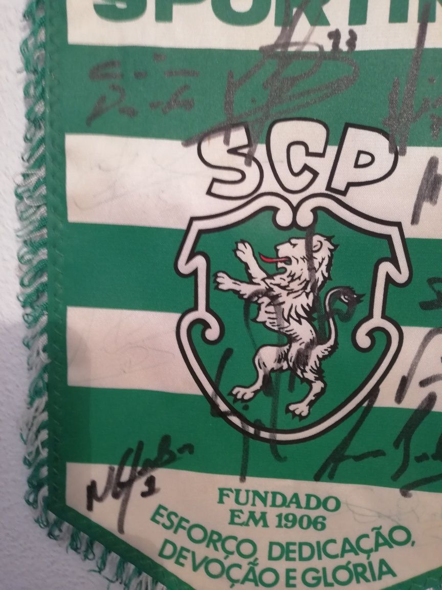 Galhardete oficial Sporting época 94/95 assinado pelos jogadores