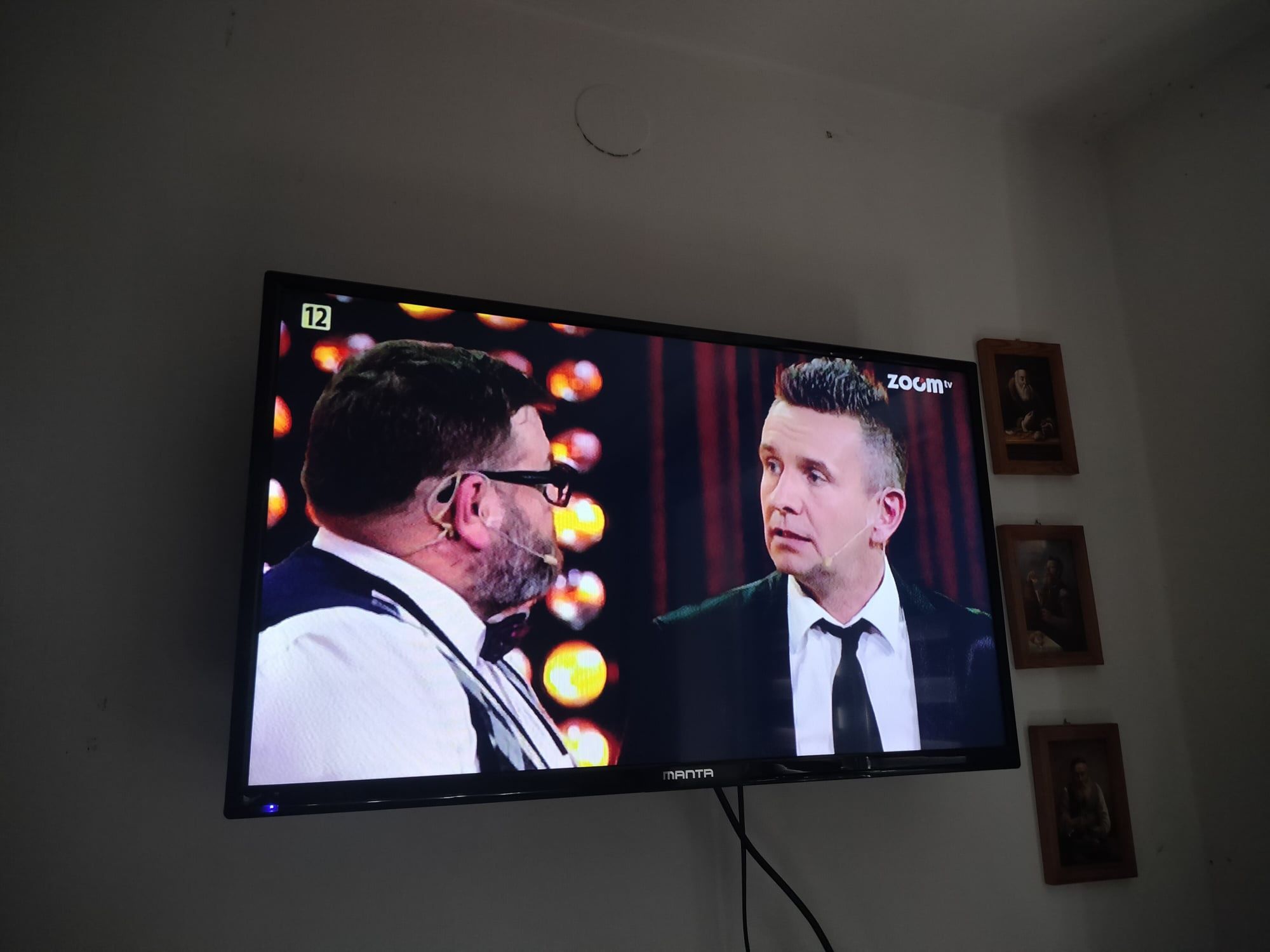 Telewizor TV 32 Cale LED Zadbany Czarny Wiszący na ścianę ściane Manta