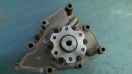 Помпа Водяной насос Mercedes Benz 1524 .1317 ОМ 366 VARIO ATEGO TATA