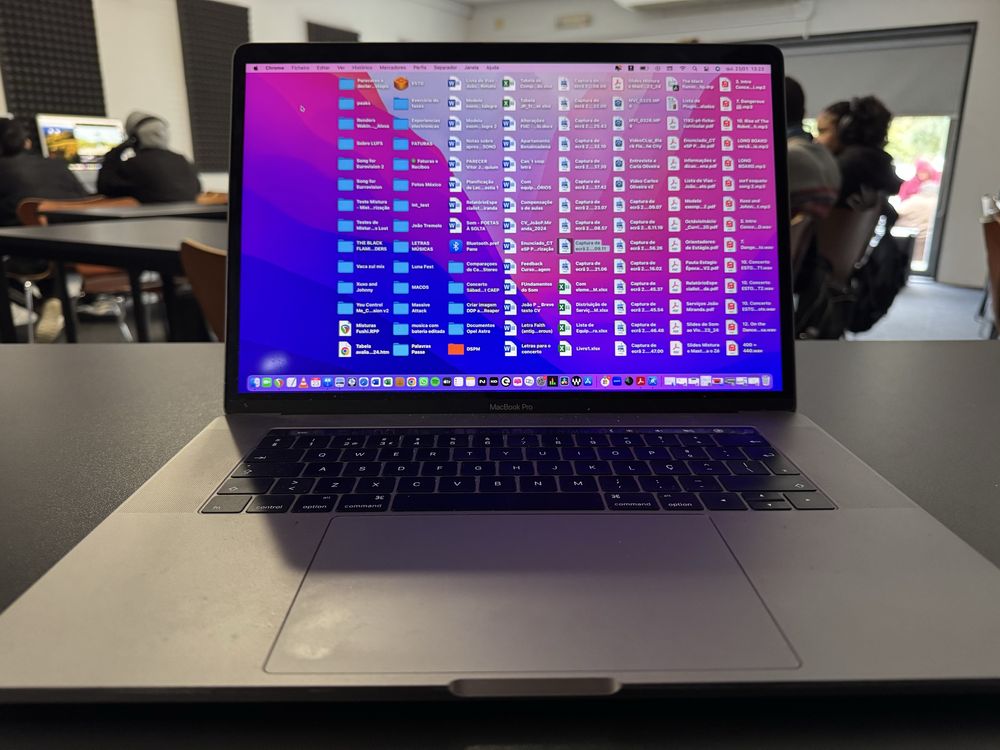 Macbook Pro 15” - i7 - 1Tb SSD - 16 Gb Ram