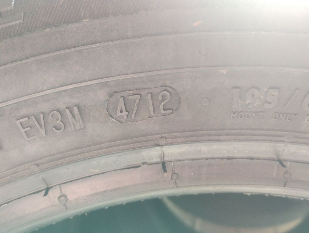 195/65R16C semperit opony letnie komplet