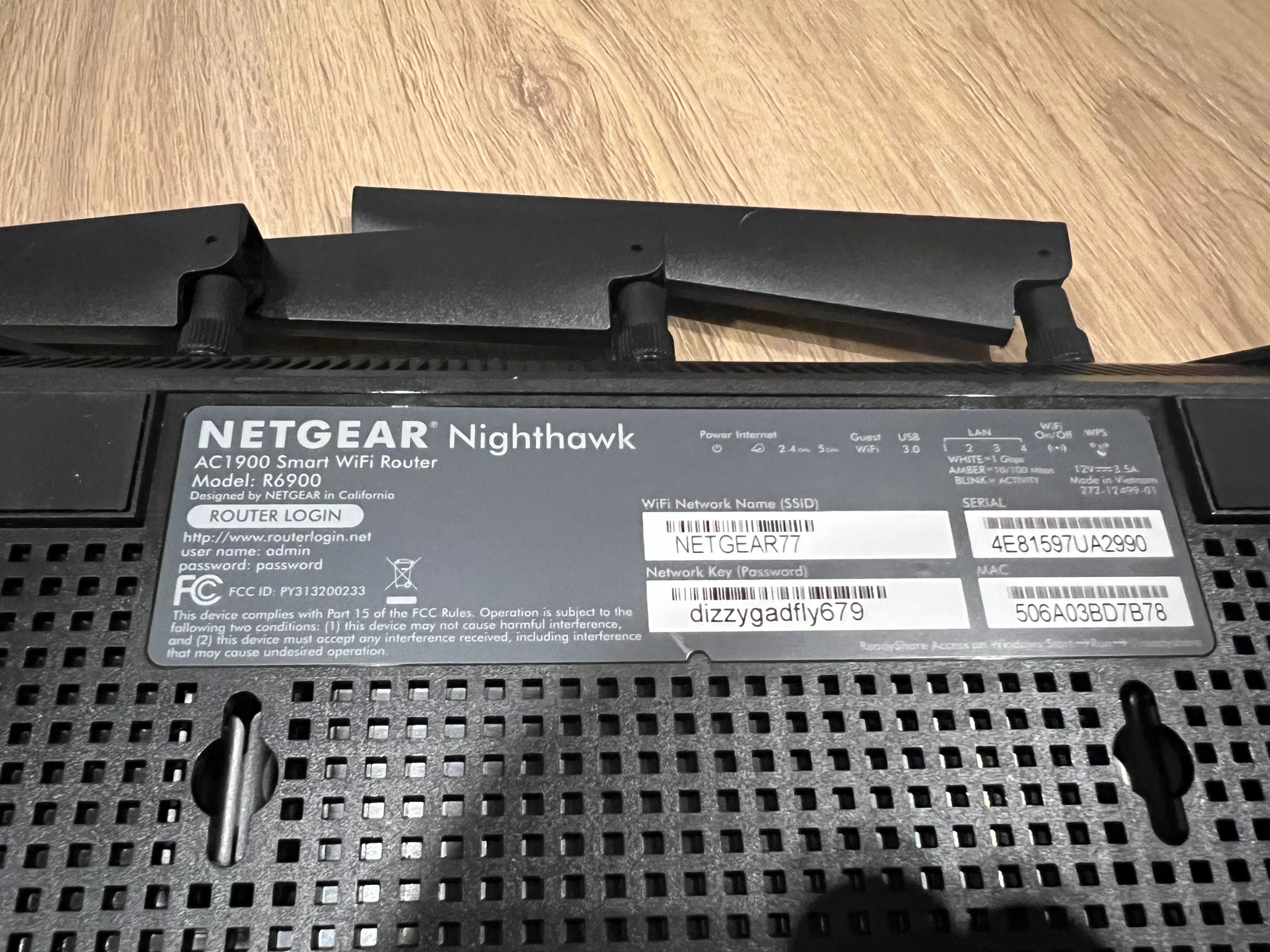 Маршрутизатор NETGEAR Nighthawk AC1900 (R6900) Smart WiFi Router