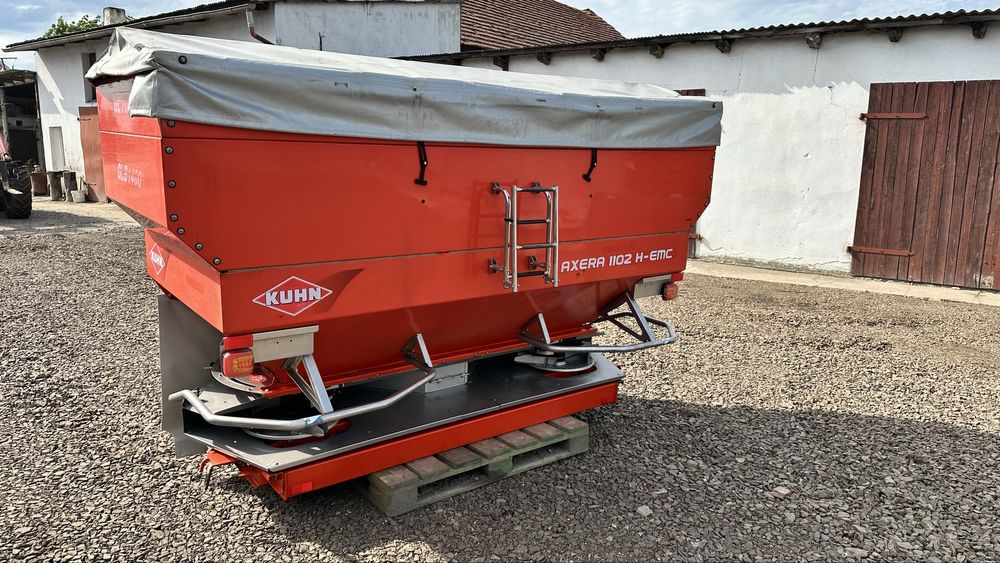 Rozsiewacz nawozów Kuhn Axera 1102 H - EMC Rauch Axis