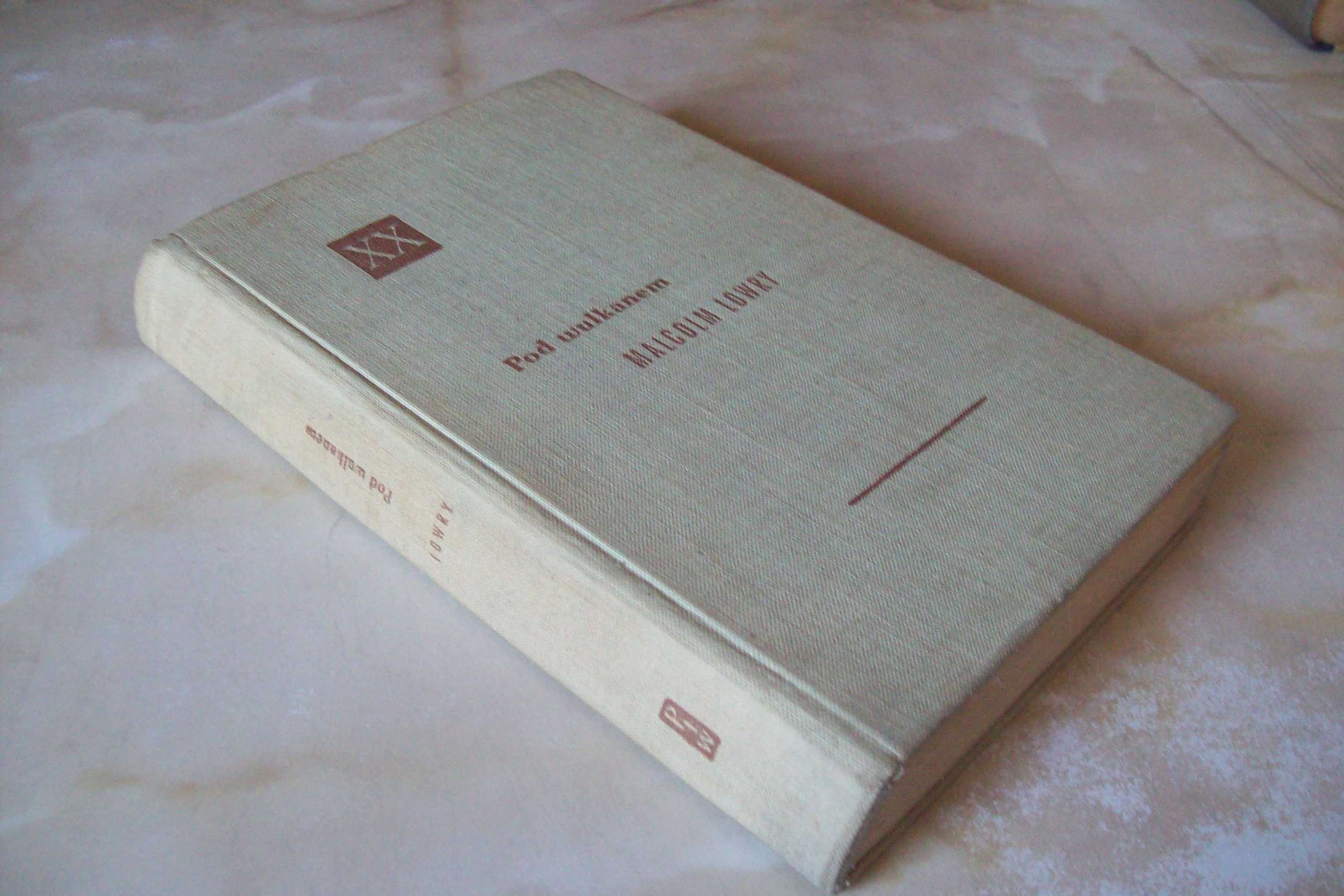 Pod wulkanem Lowry