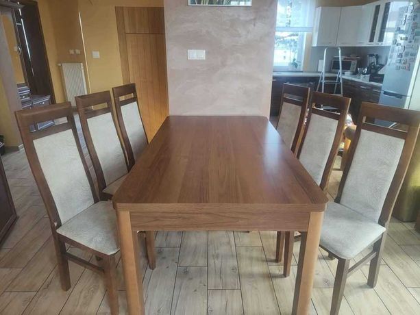 Stół rozkladany + 6 krzeseł
