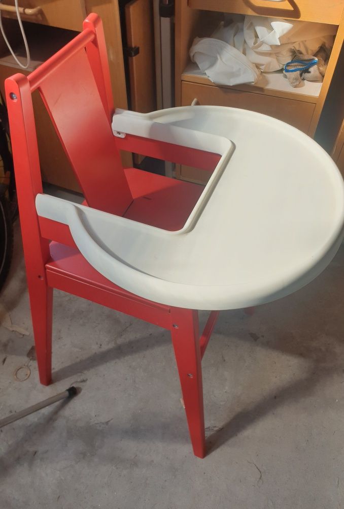 Krzesło do karmienia dzieci czerwono biale !