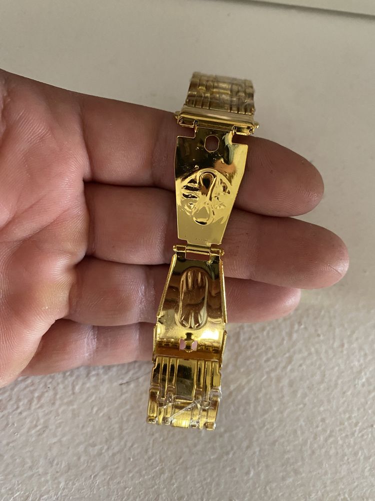 Nowy zegarek złoty