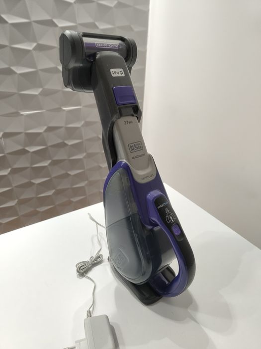 Aspirador de mão Black & Decker