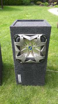 Sprzedam Subwoofer  Kicker Solo-Baric z skrzynią