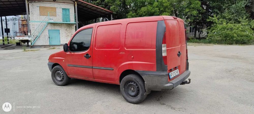 Продам автомобиль fiat doblo 2003 года.