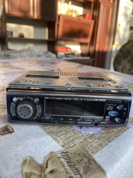 Продаю Aiwa CDC-MP3R Autoradio AUX in MP3 CD