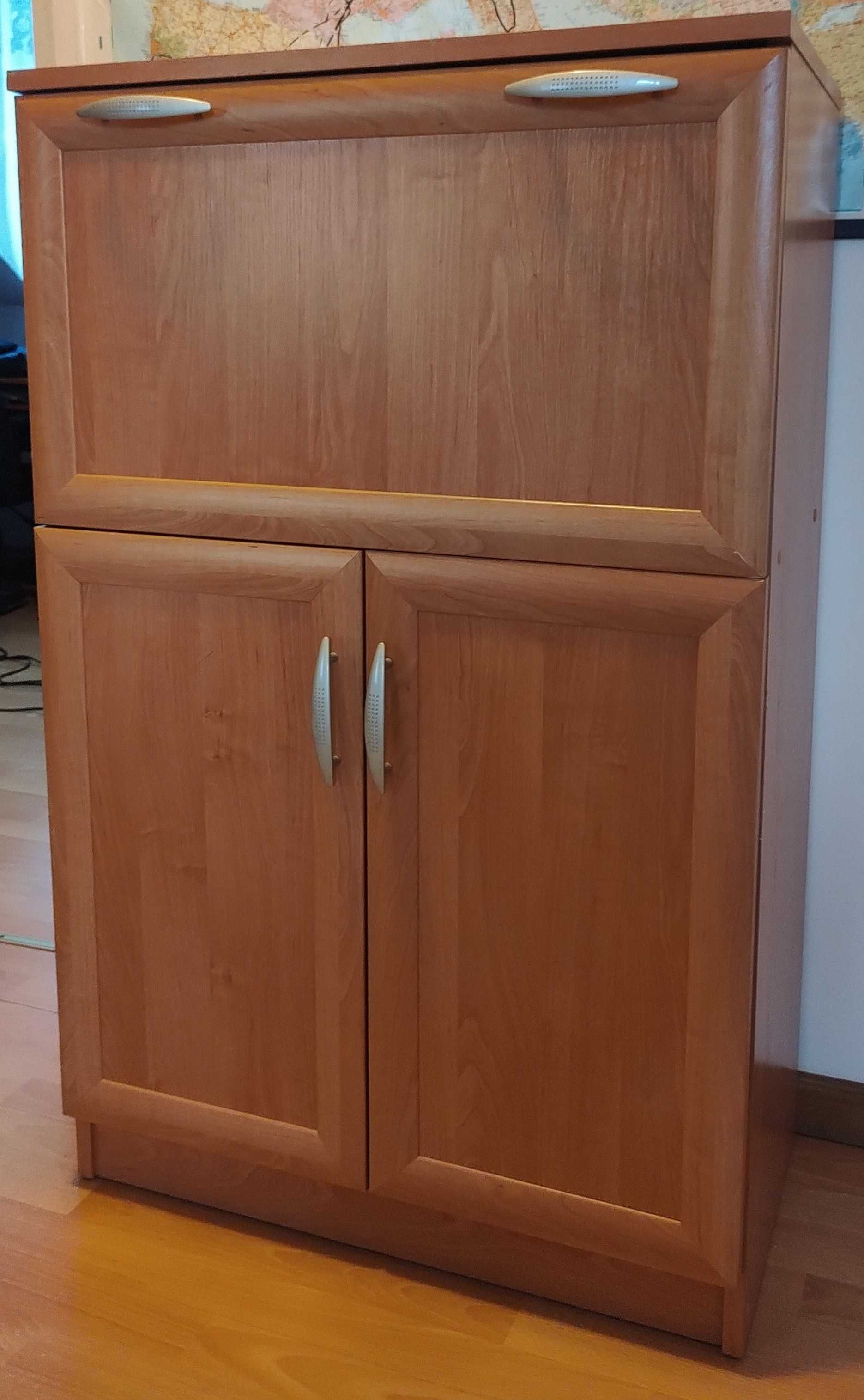 Meble młodzieżowe do pokoju / szafa / regał / barek / szafka szklana