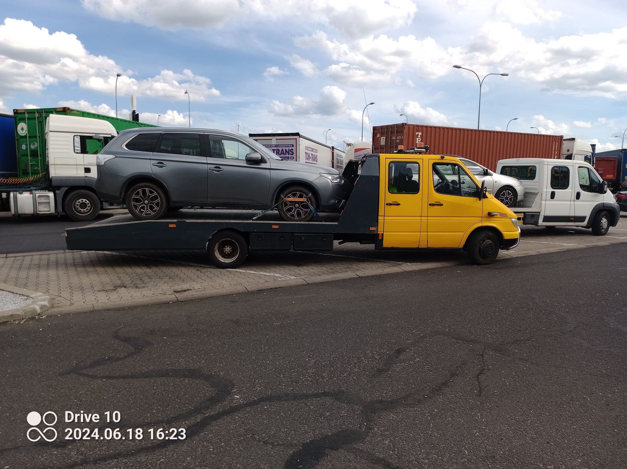 laweta pomoc drogowa holowanie ładowności 3 tony autostrada A1
