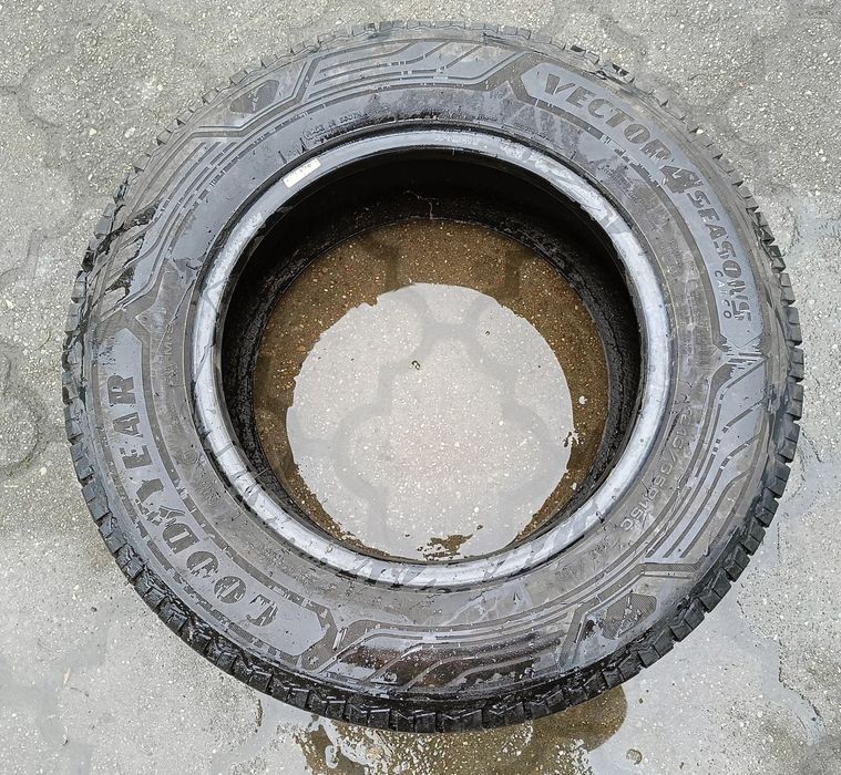 Opona Goodyear Vector 4 seasons Cargo 215-65-15C zima ms 23 rok ! 7,5mm