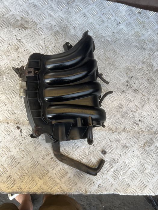 Впускной коллектор 1.6 Киа рио 12 год kia rio 3