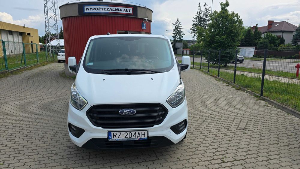 Wynajem busa Ford Custom 9 osobowy - Idealny na wyjazdy!