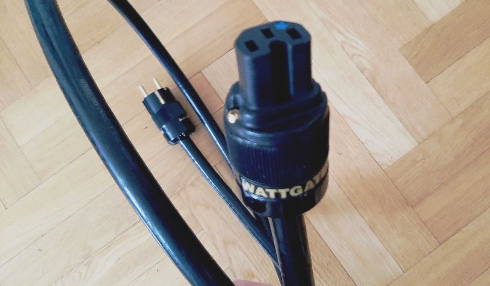 Kabel zasilający OYAIDE TUNAMI V2 - 1,8 m WATTEGATE