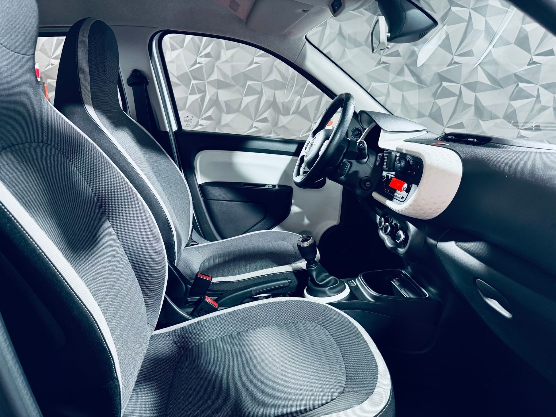 Renault Twingo SCe 75 INTENS