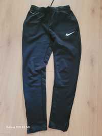 spodnie  piłkarskie Nike  S