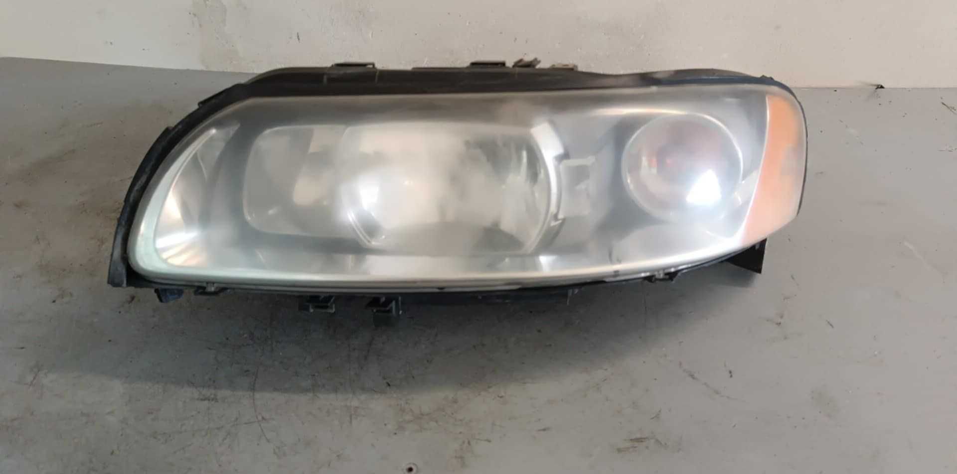 Lampy przednie volvo v70 II 04-07r europa oryginał komplet