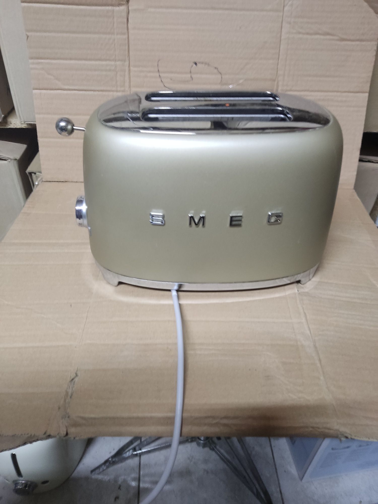 Toster Smeg tsf01 na dwie kanapki