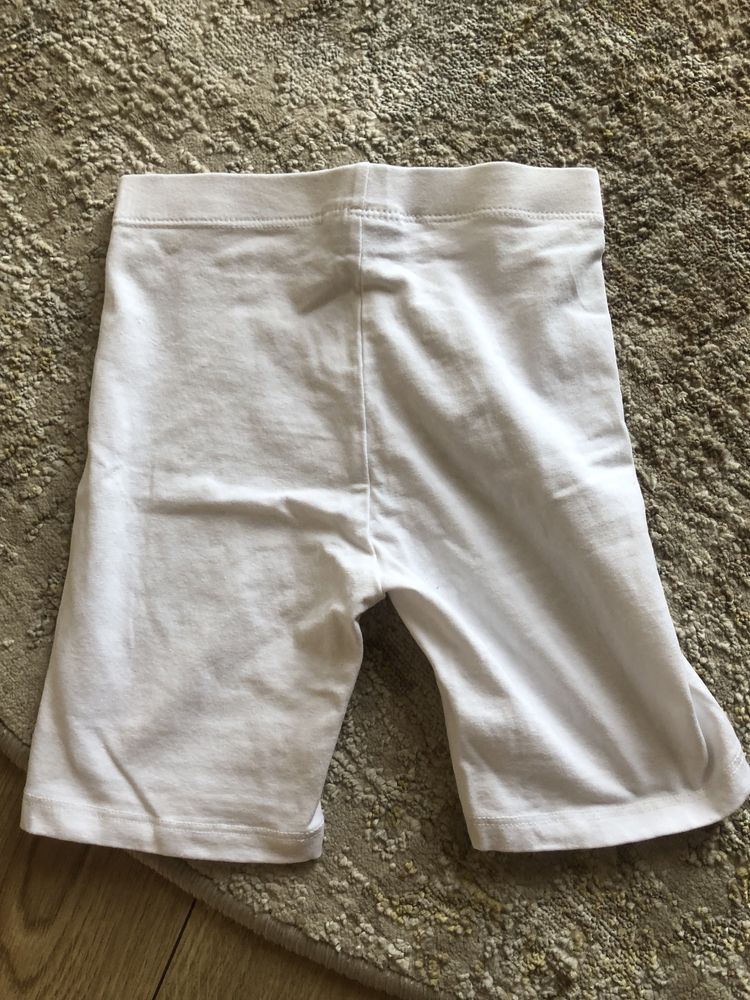 Białe krótkie leginsy kik 98 cm białe