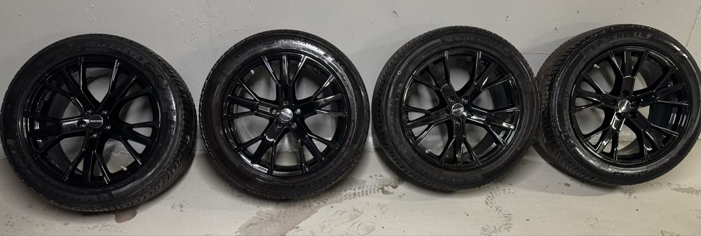 Opony zimowe z felgami  Michelin Pilot Alpon 5 do BMW X5 275/45/20