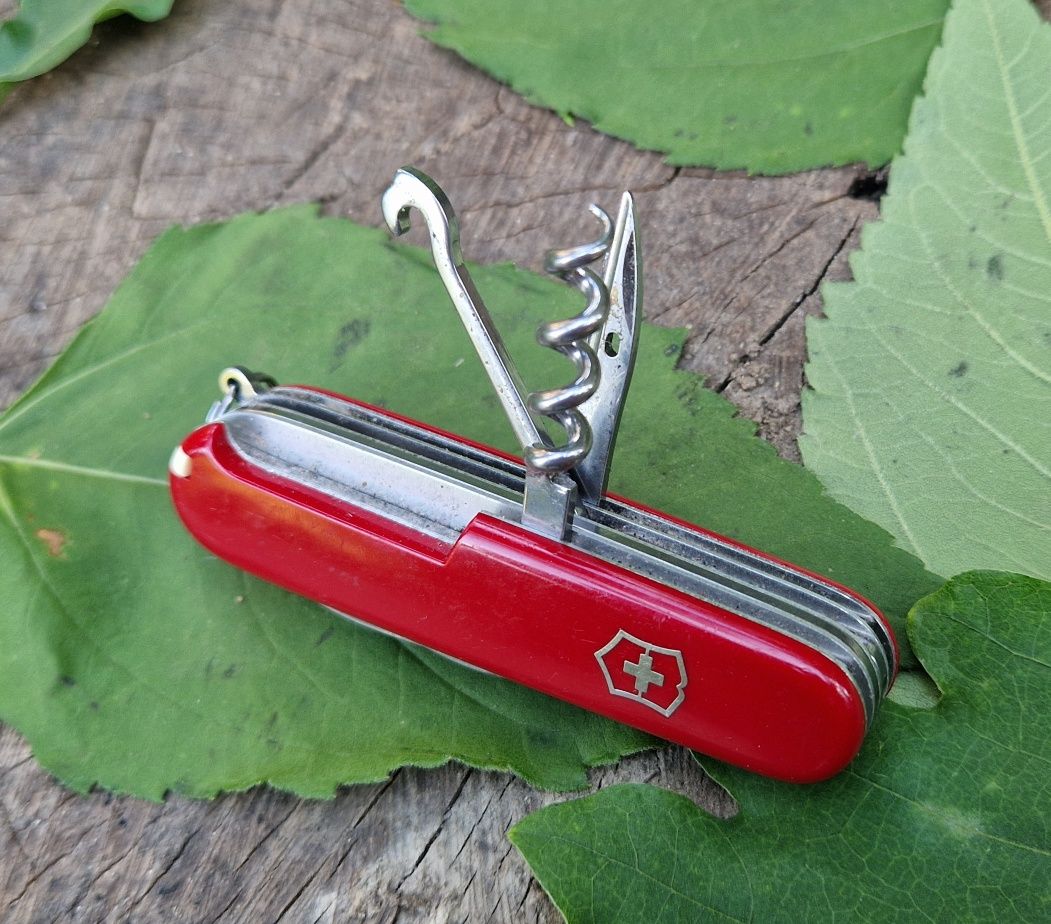 Scyzoryk Victorinox Mountaineer PEri 1.3743 szwajcarski multitool