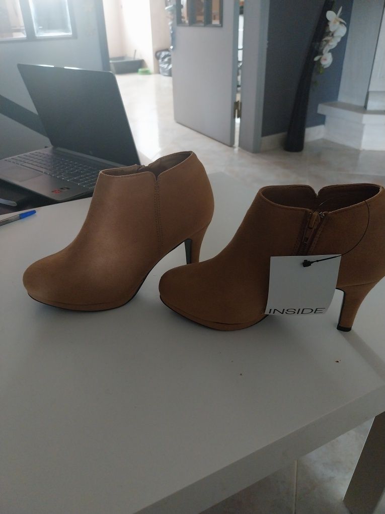 Botins novos número 38