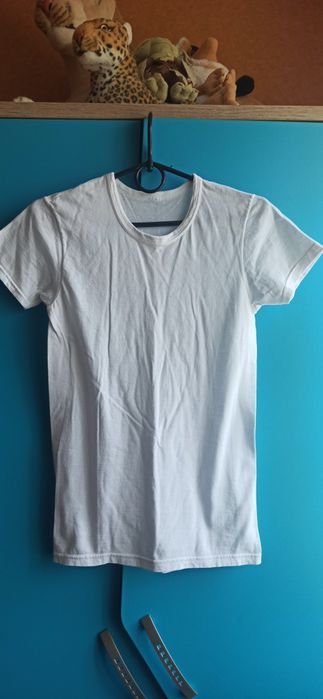 Продам  подростковую светоотражающую ветровку.