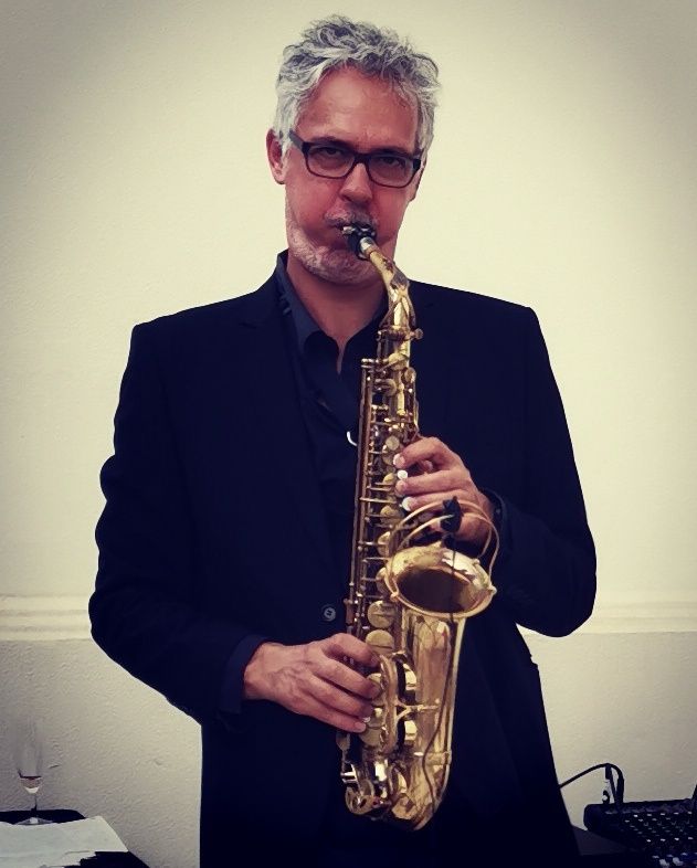 Saxofonista jazz para  eventos