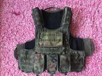 Kamizelka taktyczna typu plate carrier z oporządzeniem, wz93