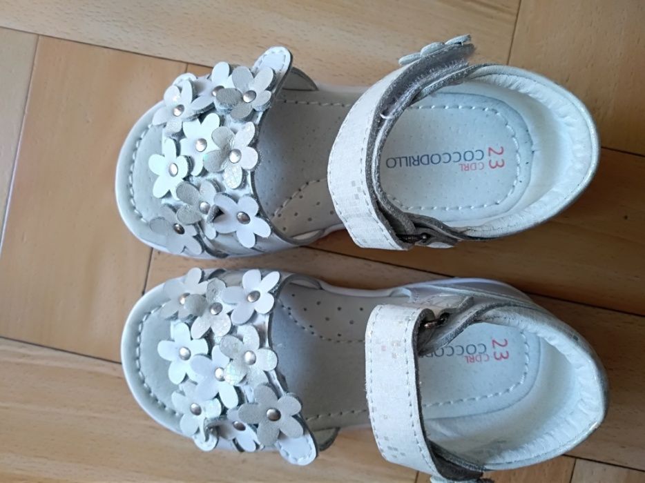 Sandały dla dziewczynki 23 nowe skóra śliczne cocodrillo skórzane buty