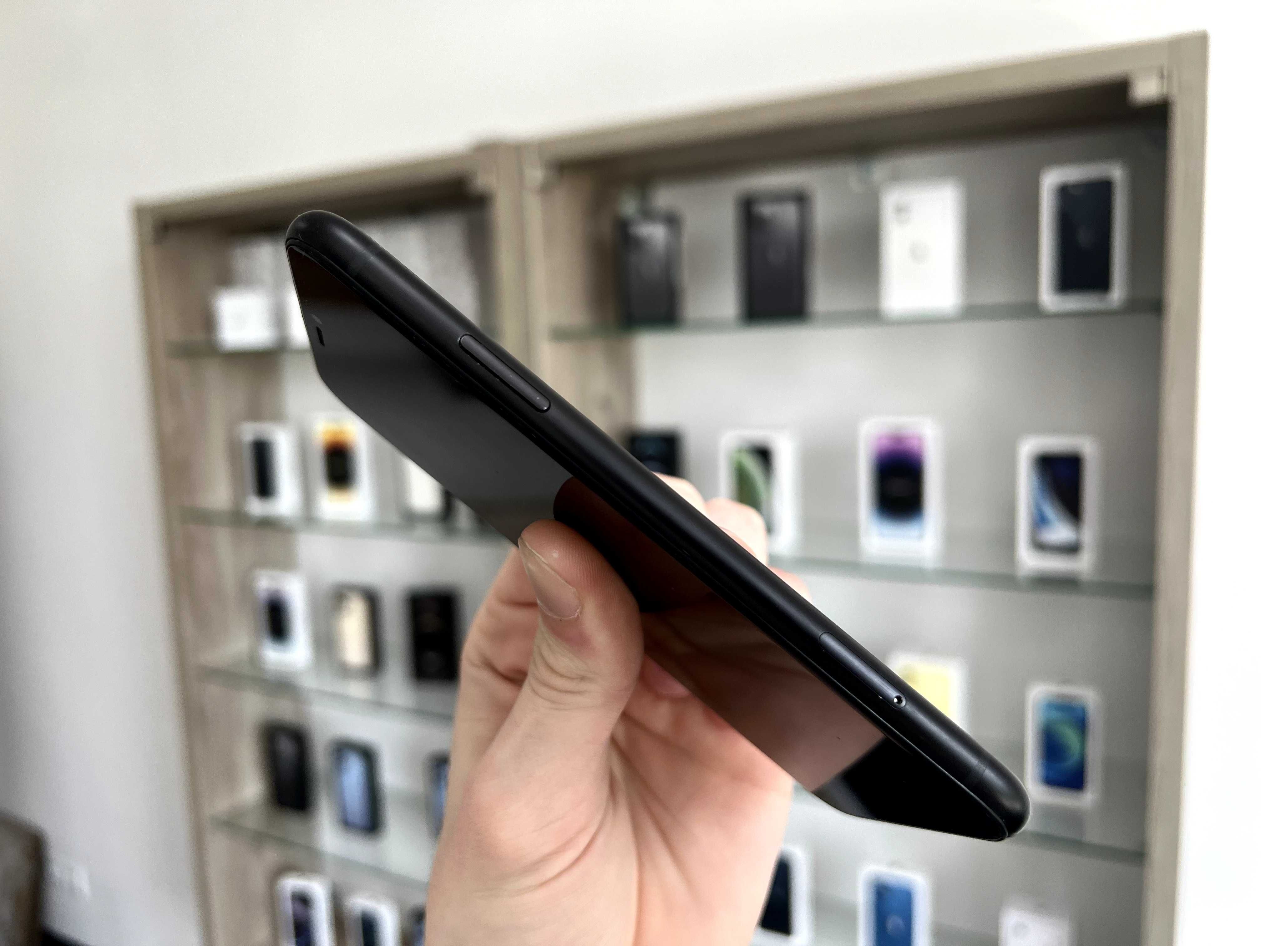 iPhone Xr 64 GB neverlock / Магазин / Гарантія