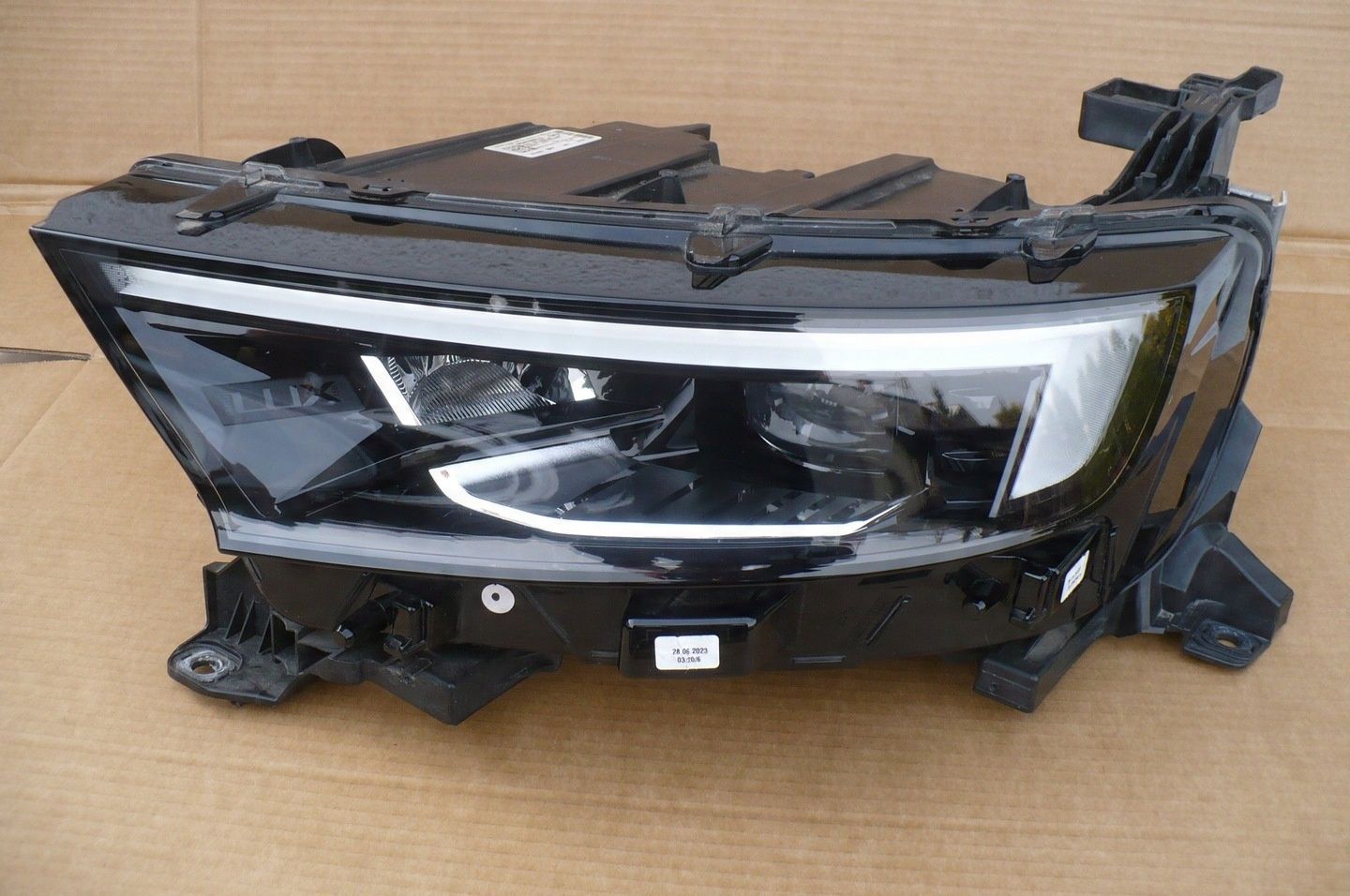 OPEL MOKKA II B 20R- FULL LED LUX MATRIX - LAMPA PRZÓD LEWA